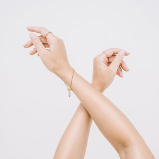 How to Use Infinity Clips to Perfectly Shorten Your Thin Chain Bracelets and Anklets